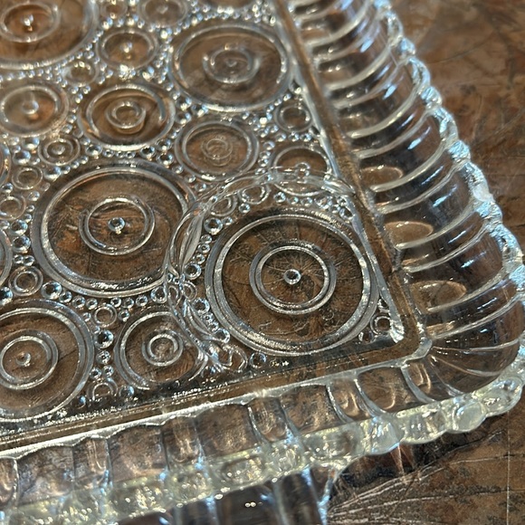 Vintage set of two glass plates with tea cup holder - Picture 4 of 9